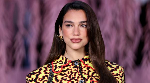 motivul pentru care dua lipa da in judecata samsung si cere despagubiri de 15 milioane de dolari