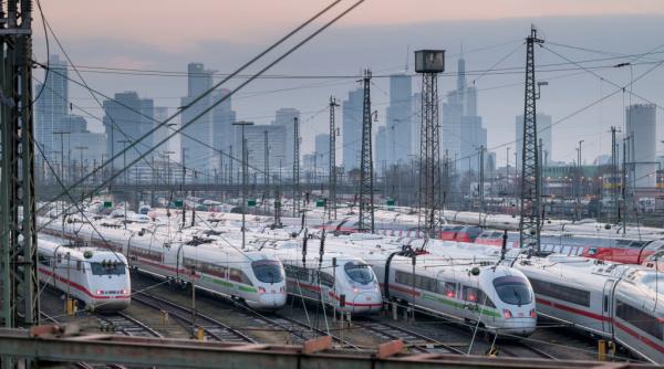 se simplifica rezervarile si calatoriile cu trenul in europa o calatorie un singur bilet drepturi depline anuntul comisiei