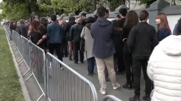 zeci de mii de oameni asteapta sa intre pe arena nationala pentru concertul metallica cozi kilometrice si restrictii de trafic