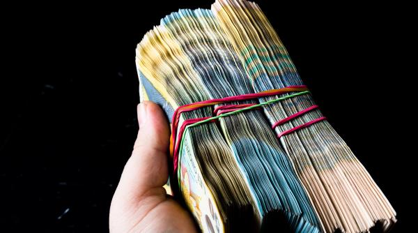 cresc salariile si se deblocheaza posturi in 47 de companii guvernul bolojan a aprobat majorarile sunt pe profit