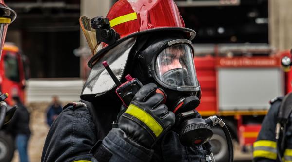 incendiu de proportii la un depozit din chiajna