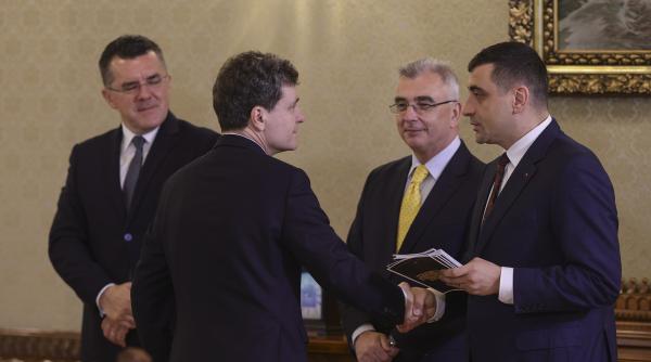nicusor dan incepe consultarile cu partidele la cotroceni luni liderii politici vor discuta cu presedintele incepand cu ora 9 00