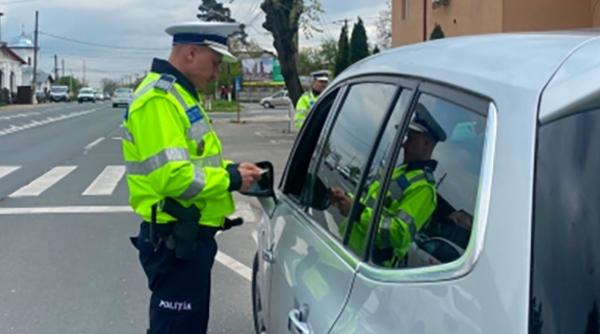 politistii au dat 1 041 de amenzi dupa ce 5 300 de vehiculate au fost verificate intr o razie la care au participat si inspectorii rar