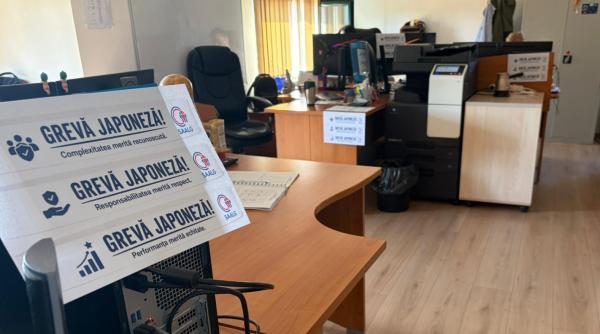 sindicalistii din guvern au intrat in greva japoneza cer demisia sau demiterea oanei gheorghiu si a lui irineu darau