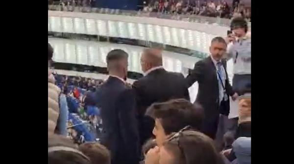 cristian rizea a fost dat afara din plenul pe dupa ce a inceput sa tipe in timpul discursului maiei sandu
