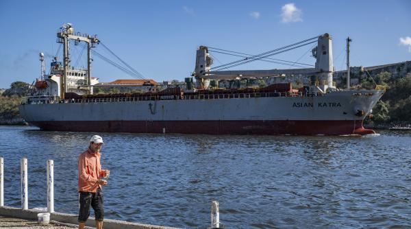 o nava cu ajutoare umanitare din mexic si uruguay a ajuns in havana vaporul a adus in cuba mancare