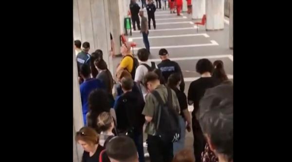 blocaj la metrou un barbat a cazut pe sine in statia pacii cine este si care este starea lui