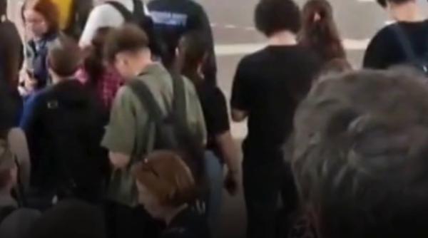Blocaj la metrou: Un bărbat a căzut pe șine, în stația Păcii. Cine este și care este starea lui