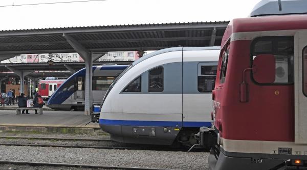 locomotiva unui tren de calatori a luat foc in timp ce se indrepta spre sibiu traficul feroviar a fost oprit