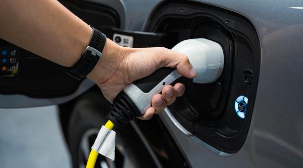 vanzarile de masini electrice au explodat in europa dupa ce razboiul din iran a crescut preturile la pompa cele mai cautate marci