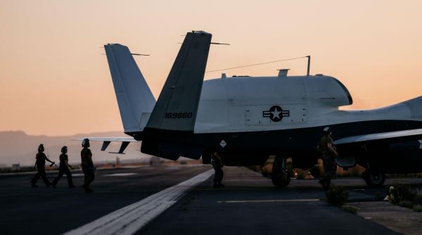 avioane spion si drone militare americane au fost ridicate in apropierea cubei administratia trump vrea sa transmita un mesaj
