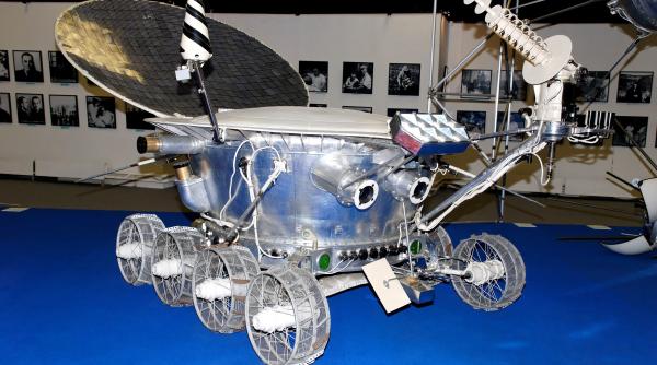 roverul sovietic lunokhod 1 s a ratacit pe luna in 1971 a fost gasit in 2010 si a oferit un semnal neobisnuit de puternic