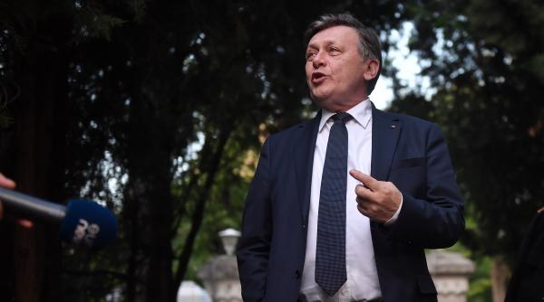 crin antonescu ii da replica lui stelian tanase sedinta de auto flagelare la aniversarea pnl criticile dure pentru bolojan si ciucu