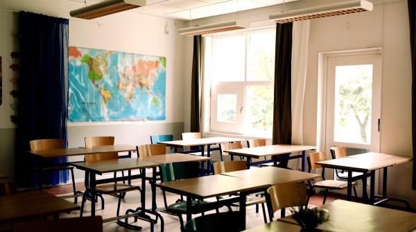 cand iau vacanta elevii de clasa a viii a si a xii a in 2026