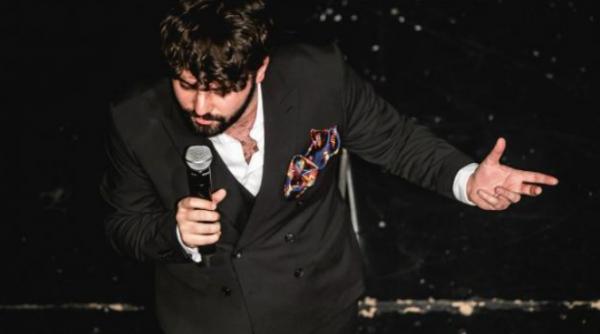 cel mai citit poet din spania si america latina este roman la poezie mereu te intorci e ca o mama te mangaie te protejeaza