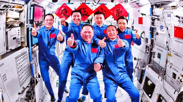 un nou echipaj de taikonauti a ajuns la bordul statiei spatiale chineze tiangong