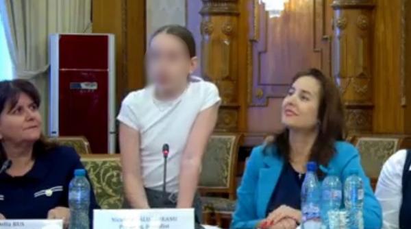 eleva de clasa a 5 a in lacrimi in timp ce ministrul educatiei se uita in telefon nu mi doresc voci care sa mi spuna ca sunt zero
