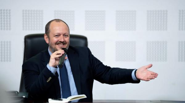 pare un moldovean moale dar e abil si calculat adrian papahagi explica de ce nicusor dan l ar vrea pe eugen tomac premier