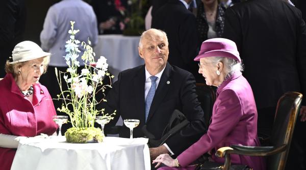 reginele margrethe a danemarcei si sonja a norvegiei au probleme de sanatate si au ajuns la spital
