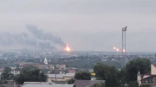 toate rafinariile din centrul rusiei si au oprit activitatea ori si au redus productia din cauza atacurilor cu drone ucrainene