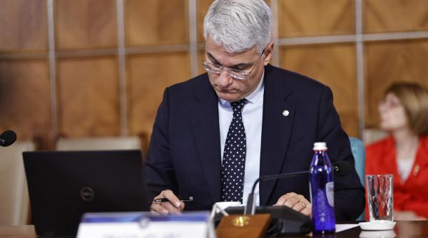 cum au ajuns demnitarii sa primeasca 4000 de lei la salariu ministrul pislaru a crescut coeficientii fata de prima varianta a legii