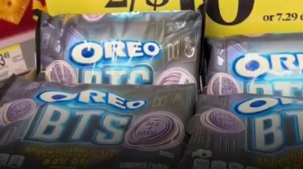 Surpriză pentru fanii trupei BTS: biscuiții Oreo de culoare mov au ajuns pe rafturi înainte de lansarea oficială