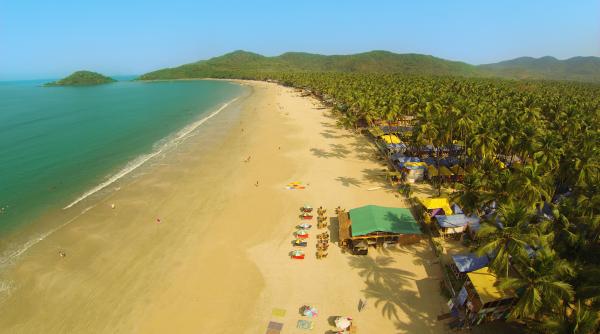 un cuplu a platit inainte o vacanta de 14 000 de euro in goa apoi a cerut vize cu 3 zile inainte de plecare cererea a fost respinsa