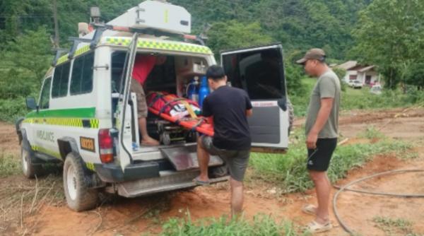 a fost salvat unul dintre cei sapte barbati blocati de 9 zile intr o pestera din laos doi sunt inca de negasit