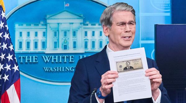 Cum va arăta bancnota de 250 de dolari cu chipul lui Trump pe ea. Administrația se pregătește să o tipărească