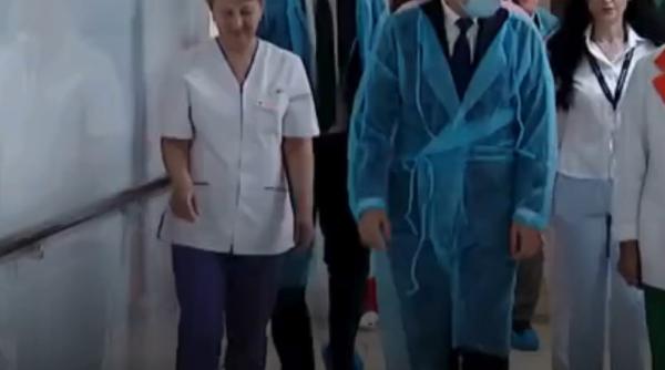 Imagini cu vizita lui Nicușor Dan la Galați, după ce o dronă a lovit un bloc
