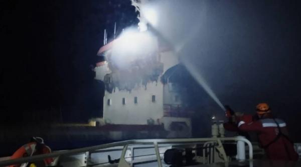 rusii au atacat cu drone o nava turceasca langa odesa un incendiu a izbucnit la bord membri ai echipajului au fost raniti