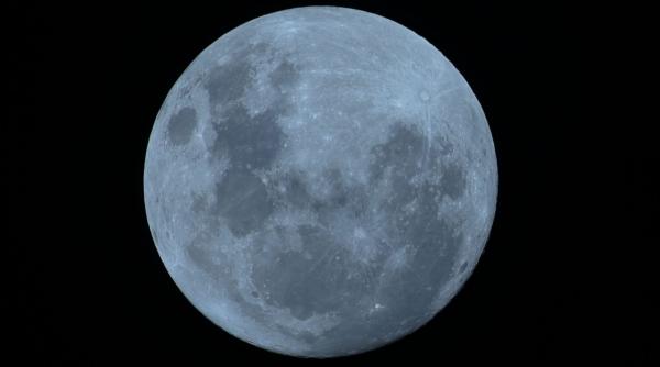 luna albastra in mai 2026 cand este luna plina si ce vom vedea pe cer