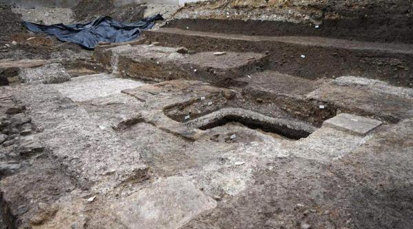o comoara arheologica rara a fost descoperita in ruinele unei vile romane o fresca ar putea rescrie istoria europei antice