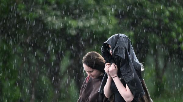 cod galben de ploi torentiale vijelii si grindina in aproape toata tara avertizarea meteo intra in vigoare astazi la ora 12 00