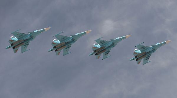 cursa inarmarii din africa de nord algeria pune mana pe avioanele de vanatoare rusesti su 34m camuflate cu nuante de desert