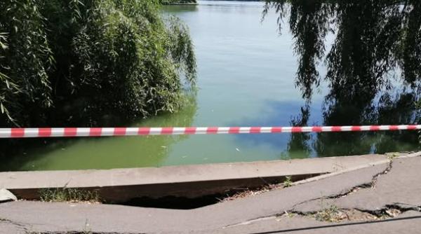 incepe golirea lacului herastrau de marti pmb e periculos in zona si exista risc de prabusire malurile deja sunt surpate