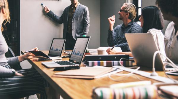 4 indicatori care iti spun cand digitalizarea productiei devine rentabila