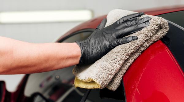 5 solutii eficiente pentru a ti proteja masina de praf si canicula in aceasta vara