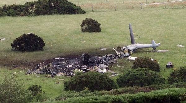 un elicopter militar s a prabusit pe un camp din marea britanie trei membri ai marinei regale au murit e un soc imens
