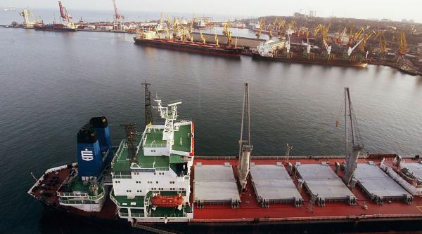 afacere tinuta la secret cea mai mare companie de transport maritim din lume investeste intr un port la marea neagra