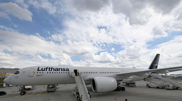 mai multi angajati au fost raniti dupa ce rotile unui avion au cedat pe aeroportul din frankfurt