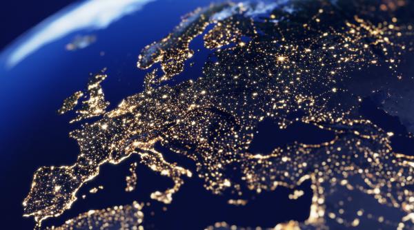 ue vrea sa reduca consumul de energie la orele de varf pentru a face fata cererii centrelor de date pentru ai ce solutie propune