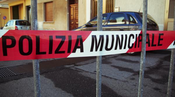 cativa banditi deghizati in zugravi au jefuit o banca din roma si au fugit cu 125 000 de euro