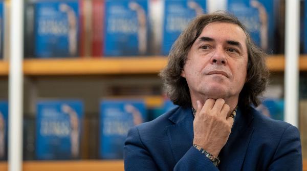 mircea cartarescu si a lansat ultima carte texistenta la bookfest 2026 este vorba despre un fel de cyborg intre om si carte