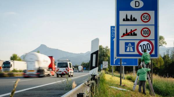 confuzie pe autostrazile din germania indicatoare de limitare a vitezei instalate de activistii greenpeace au indus in eroare soferii
