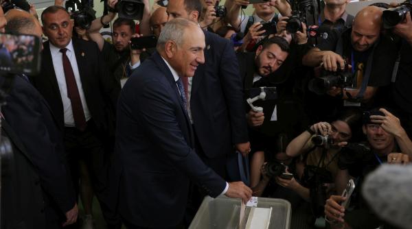 furie la moscova dupa alegerile din armenia rusia acuza ue de amestec