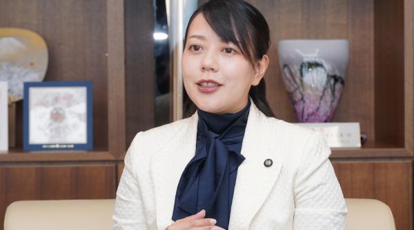 o femeie primar provoaca rumoare in japonia dupa ce a anuntat ca si ia concediu maternal legislatia nu prevede o astfel de situatie