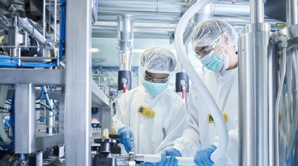 s ar putea sa fim morti pana atunci industria chimica spune ca nu mai poate astepta ca ue sa opreasca avalansa de importuri chineze