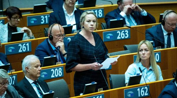 femeia care ii ajuta pe liderii de extrema dreapta din europa sa sparga zidul bruxelles ului 2029 momentul preluarii comisiei