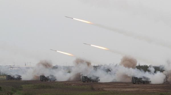 taiwanul se pregateste de razboi armata desfasoara exercitii ample cu munitie reala pentru a respinge o posibila invazie chineza